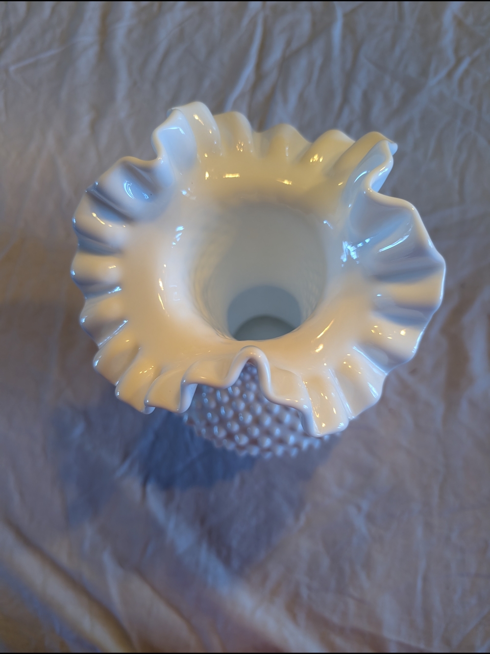 2/100$ Vintage White Hobnail Ruffled Milk Glass Vase - Picture 4 of 6